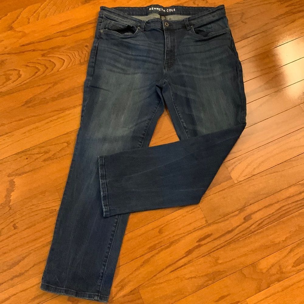 Kenneth Cole dark wash size 36/30 denim jeans